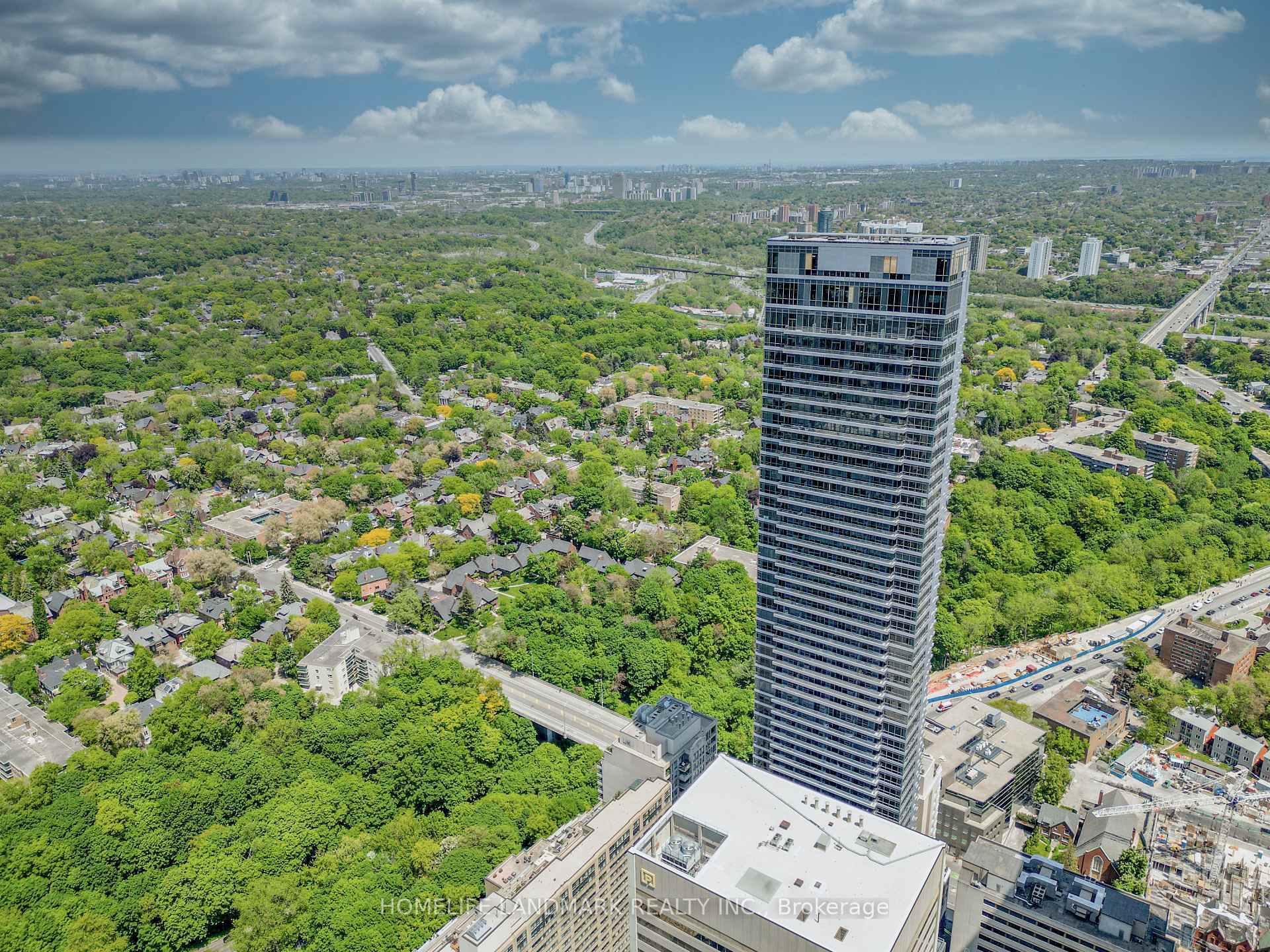 Property Photo:  395 Bloor Street E 4308  ON M4W 1H7 