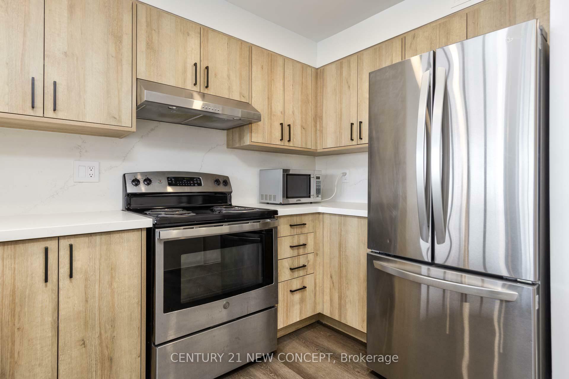 Property Photo: 50 Eglinton Avenue W 1105 ON L5R 3P5