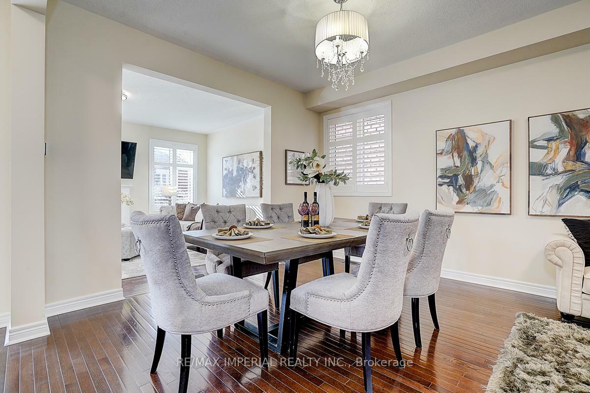 Property Photo: 183 Hunting Ridges Drive ON L4E 0N6