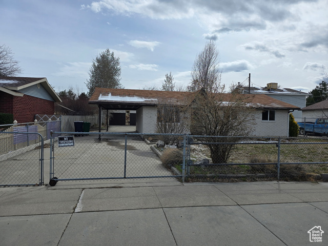 Property Photo: 760 E 8080 S UT 84094