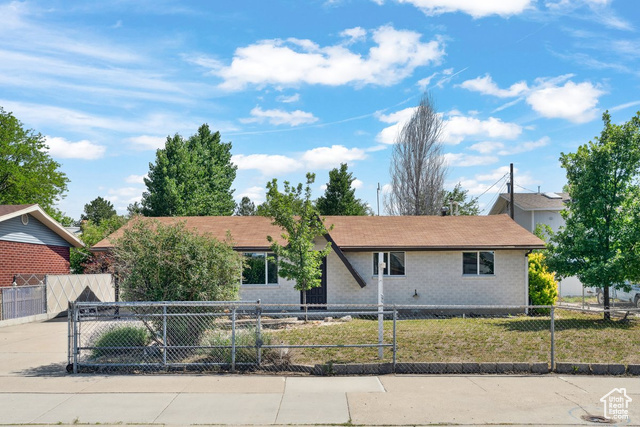Property Photo: 760 E 8080 S UT 84094