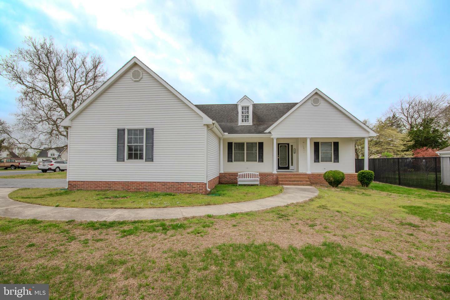 Property Photo: 606A E Main Street MD 21826