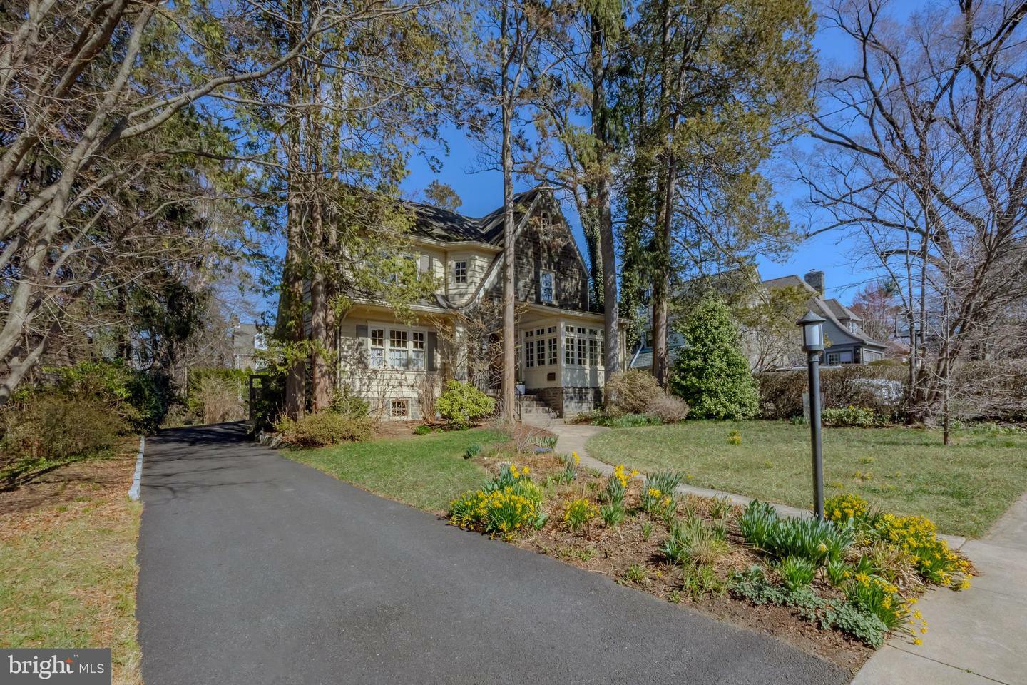 Property Photo: 634 Valley View Road PA 19003