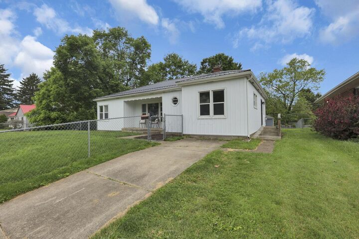 Property Photo:  507 Beacon Road  OH 43055 