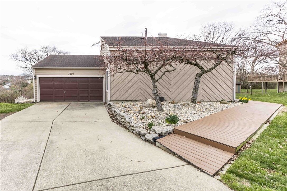 Property Photo: 2128 Sir Lockesley Drive OH 45342
