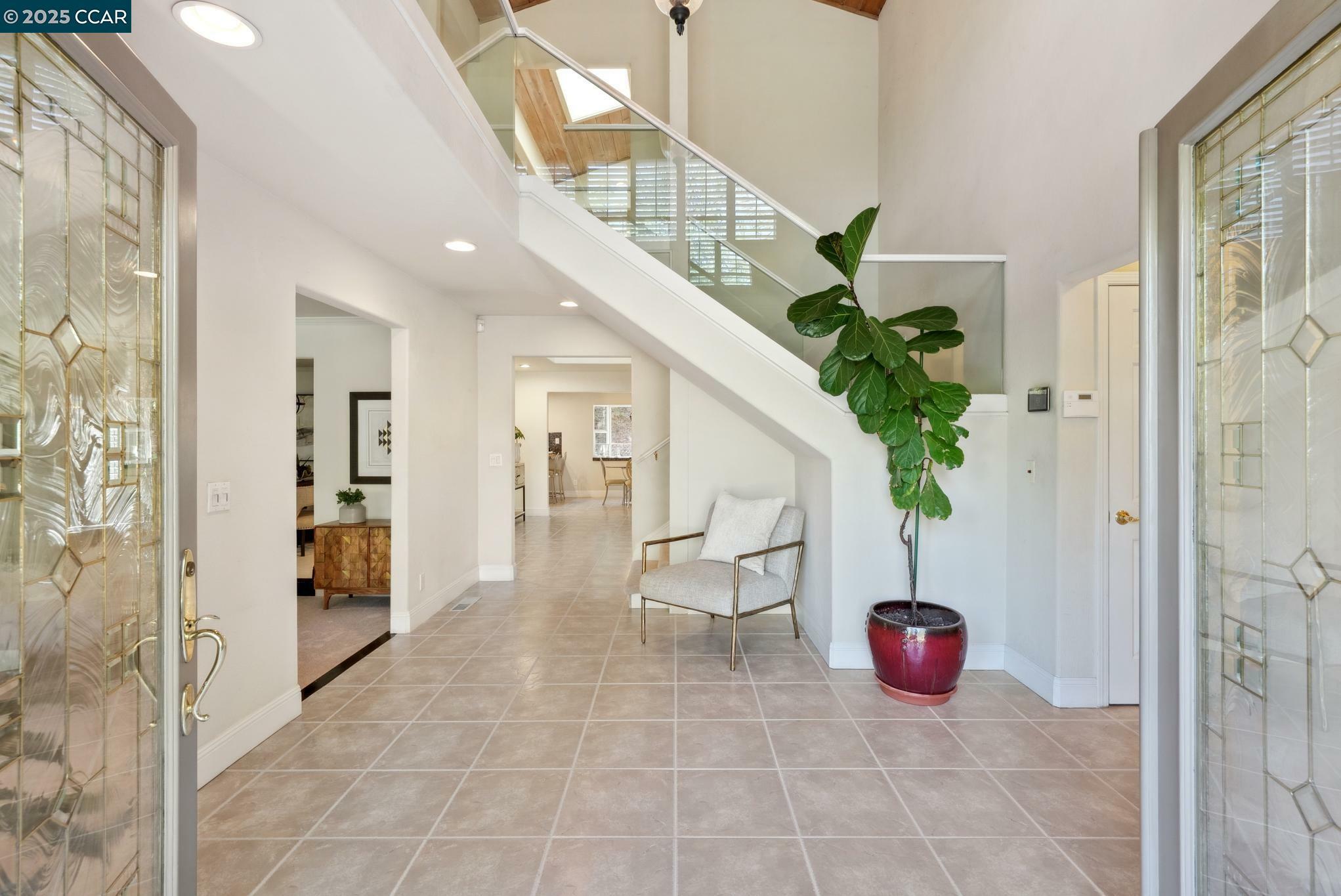 Property Photo: 17 Robbins Pl CA 94507