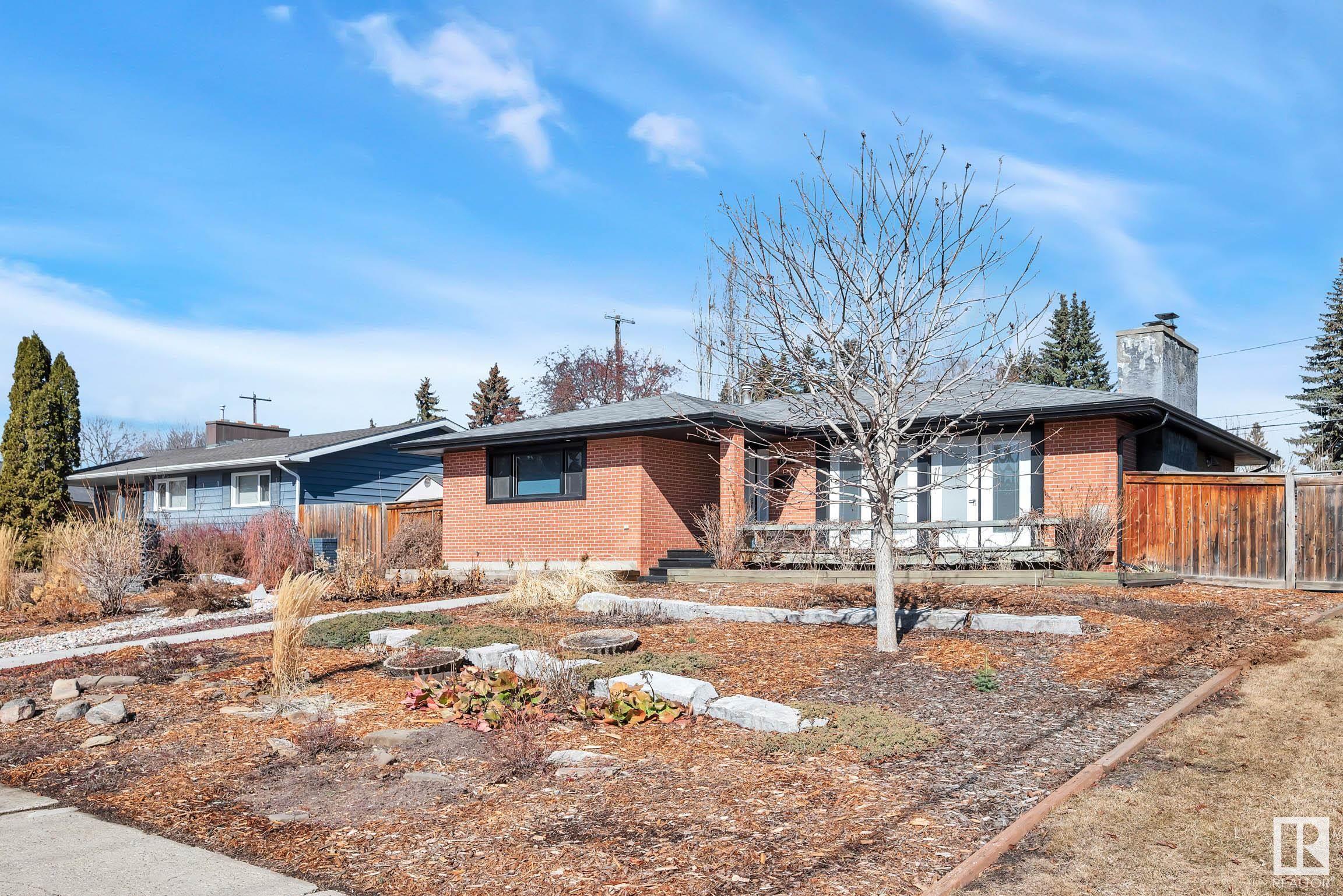 Property Photo: 14012 90A Avenue NW AB T5R 4X5