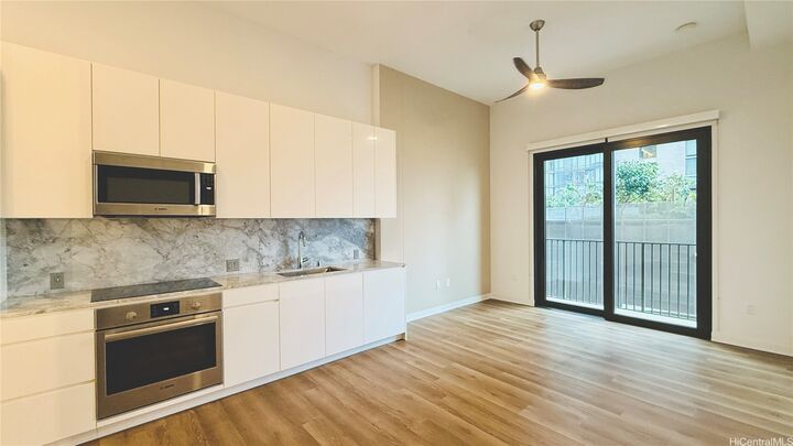 987 Queen Street 806  Honolulu HI 96814 photo