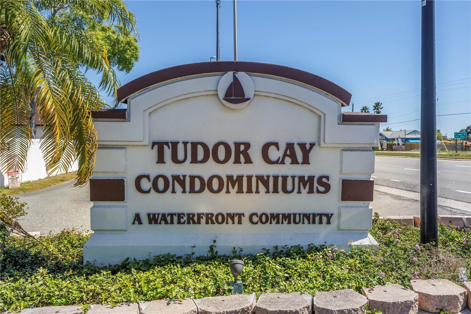 Property Photo: 9105 W Hillsborough Avenue I102 FL 33615