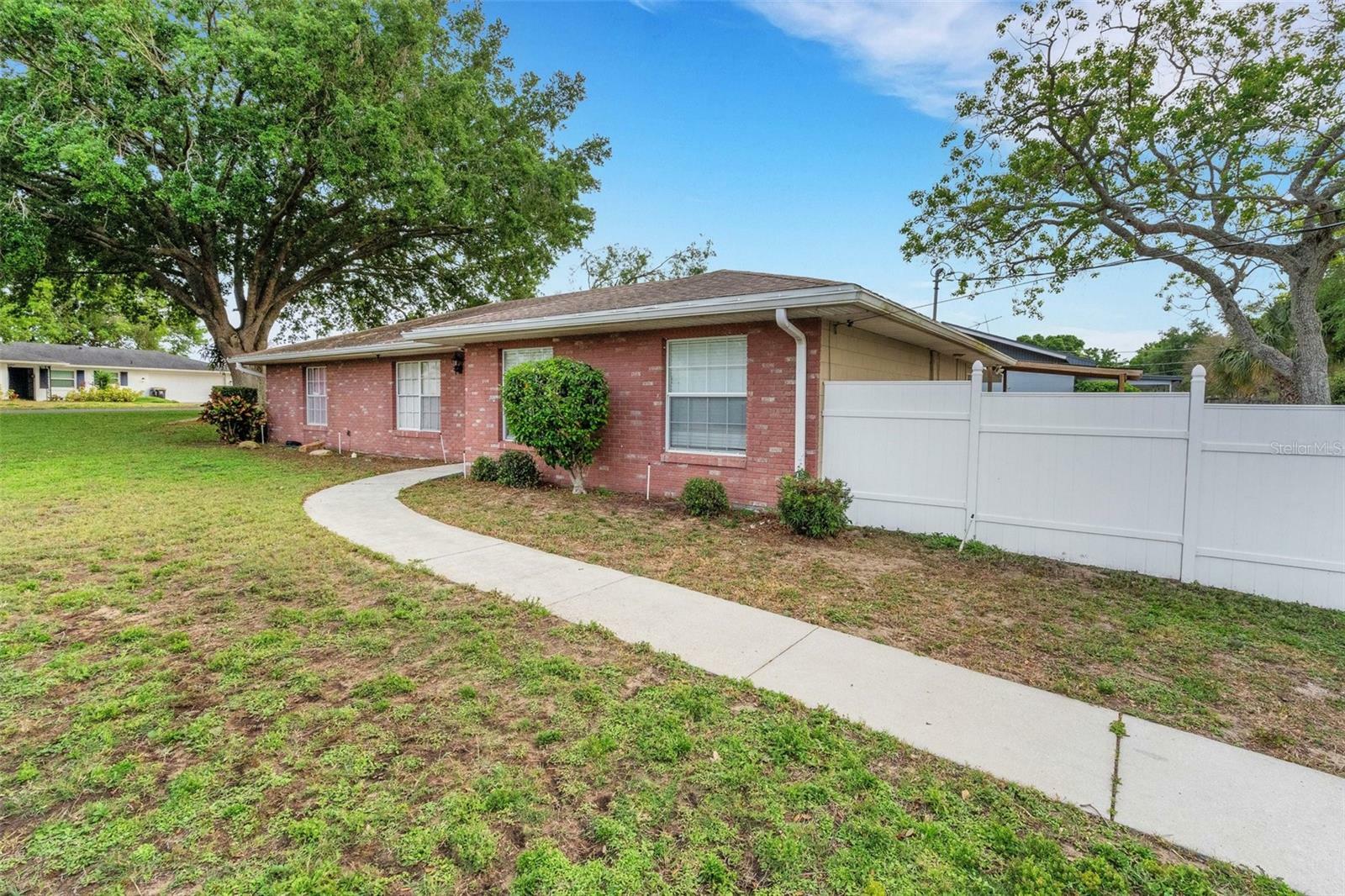 Property Photo: 202 Saint Lucie Road FL 33884