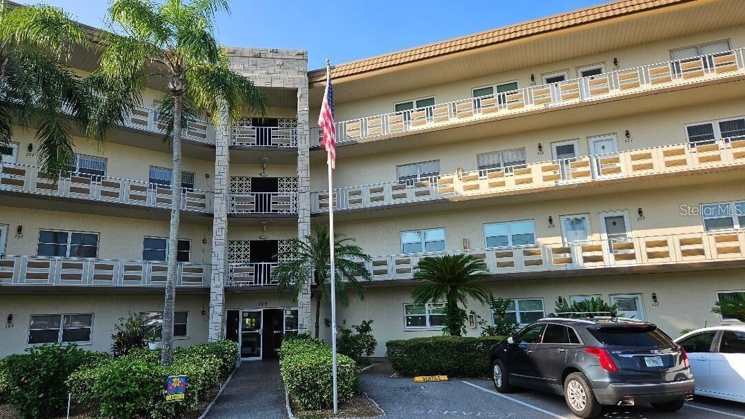 Property Photo: 5725 80th Street N 107 FL 33709