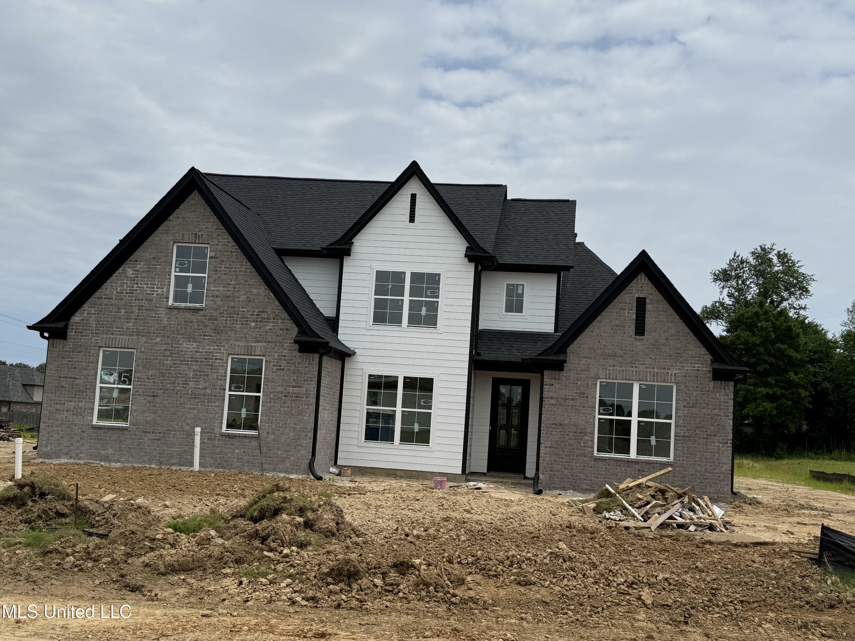 7668 Newbury Drive  Olive Branch MS 38654 photo