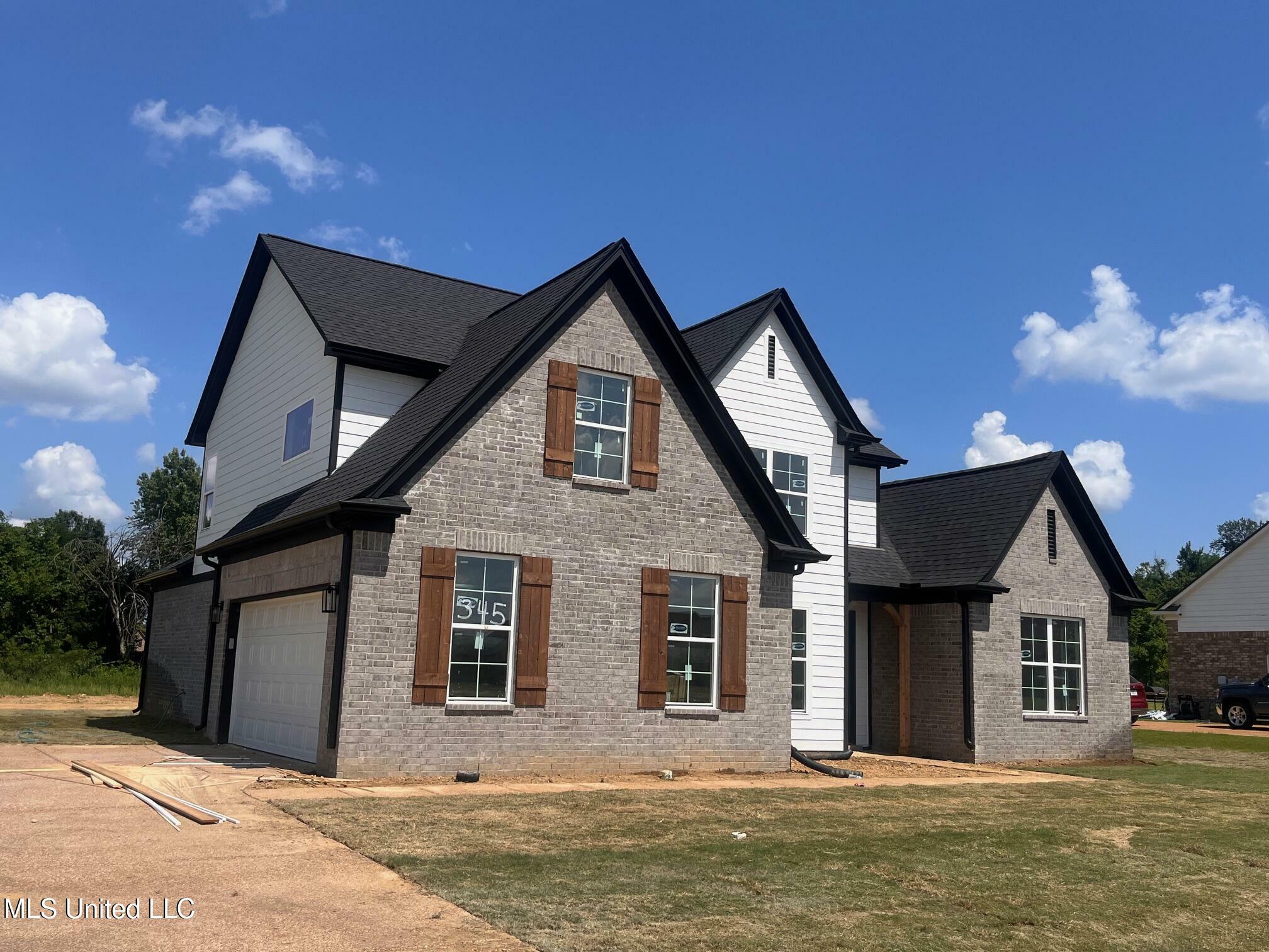 Property Photo: 7668 Newbury Drive MS 38654