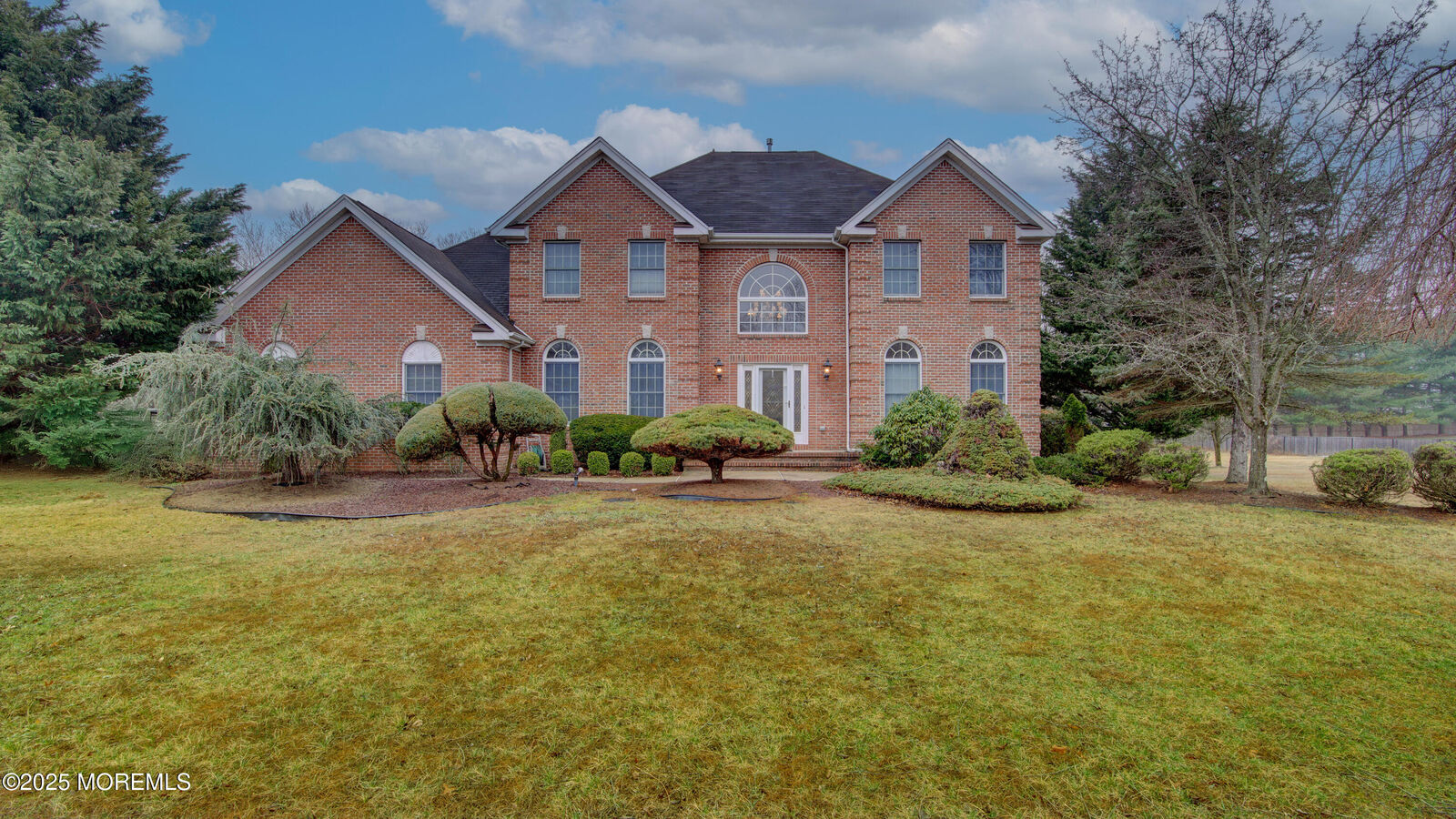 Property Photo:  7 Whispering Spring Drive  NJ 08510 