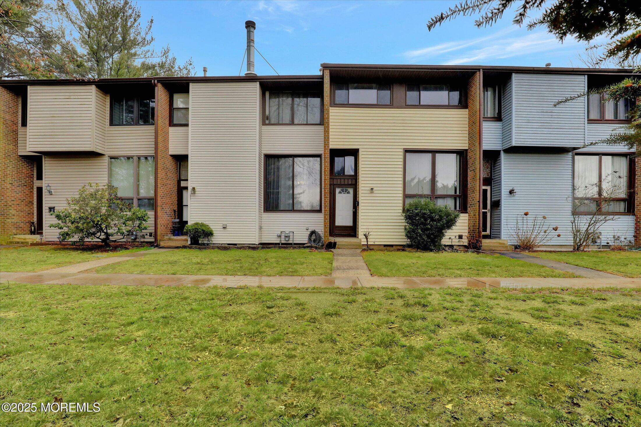Property Photo: 186 Hamilton Place NJ 08520