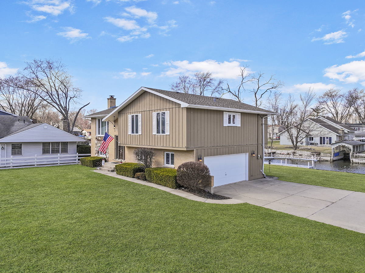 Property Photo: 3000 Miller Drive IL 60050