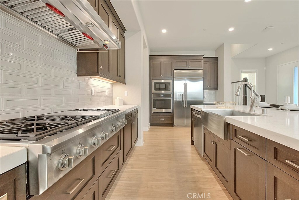 Property Photo:  114 Source  CA 92618 