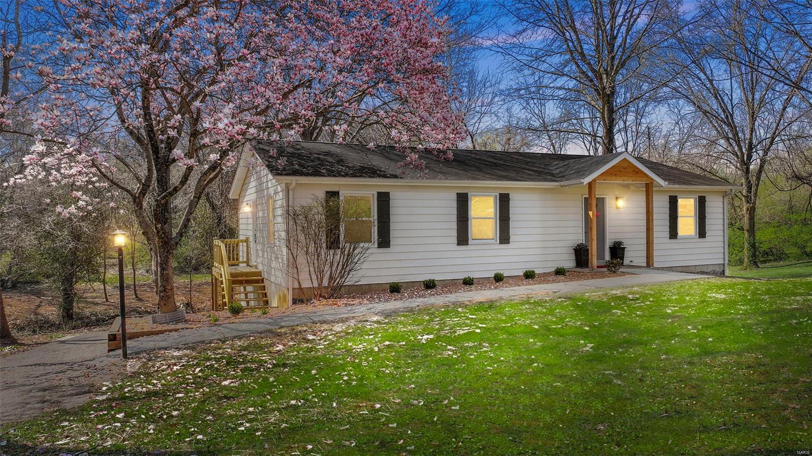 Property Photo: 1300 Hudson Road MO 63135
