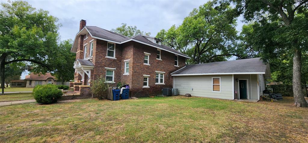 Property Photo:  408 S Canton Street  TX 76667 