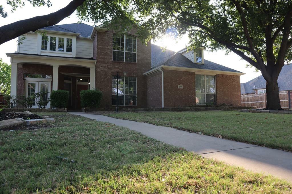 Property Photo:  2906 Saint Mark Drive  TX 76063 