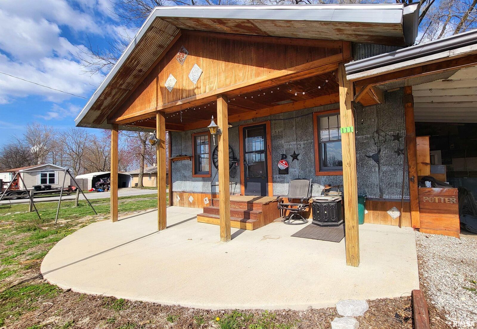 Property Photo:  111 S Walnut Street  IL 62838 