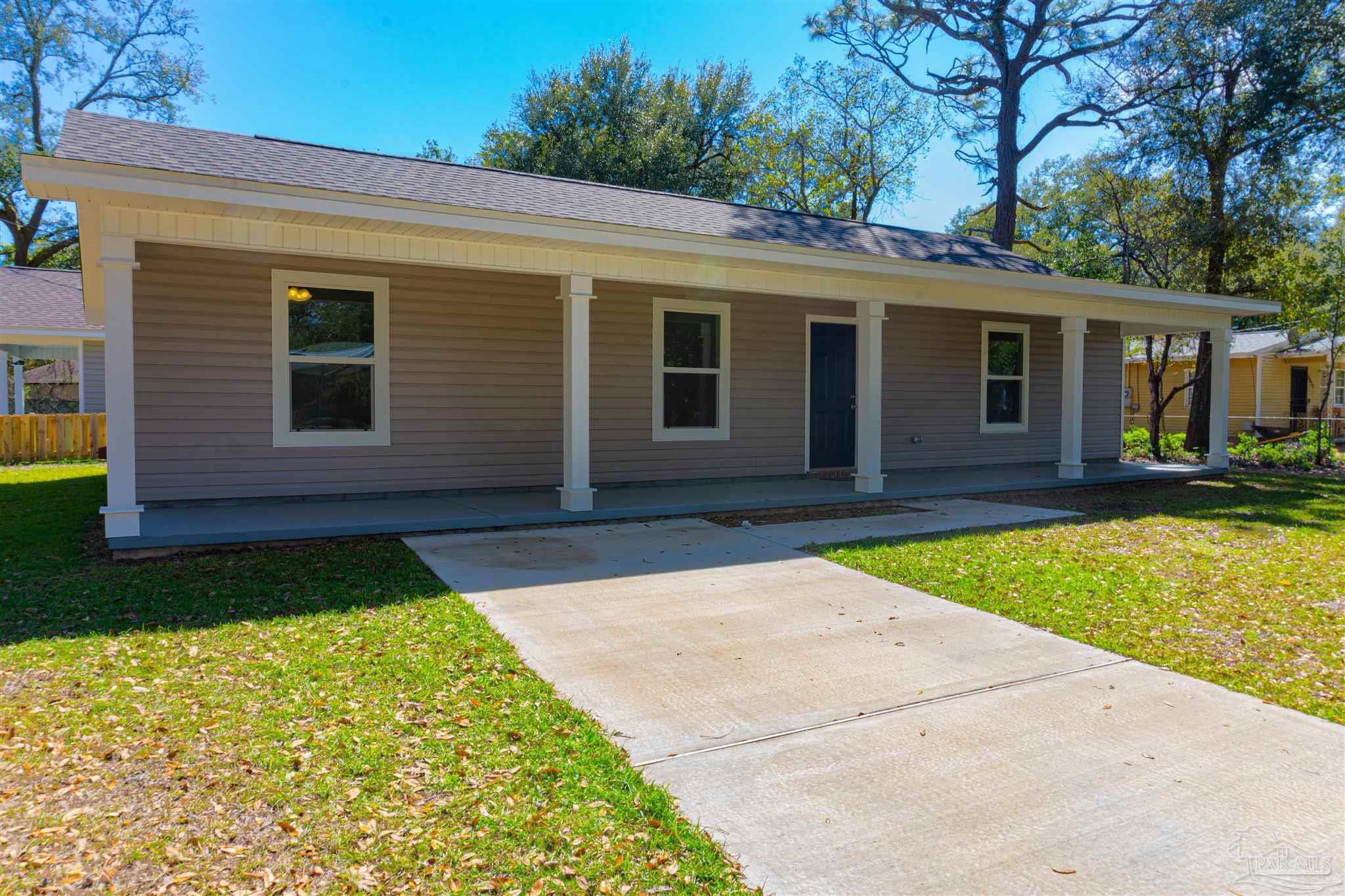 Property Photo: 4651 Kingston Dr FL 32526