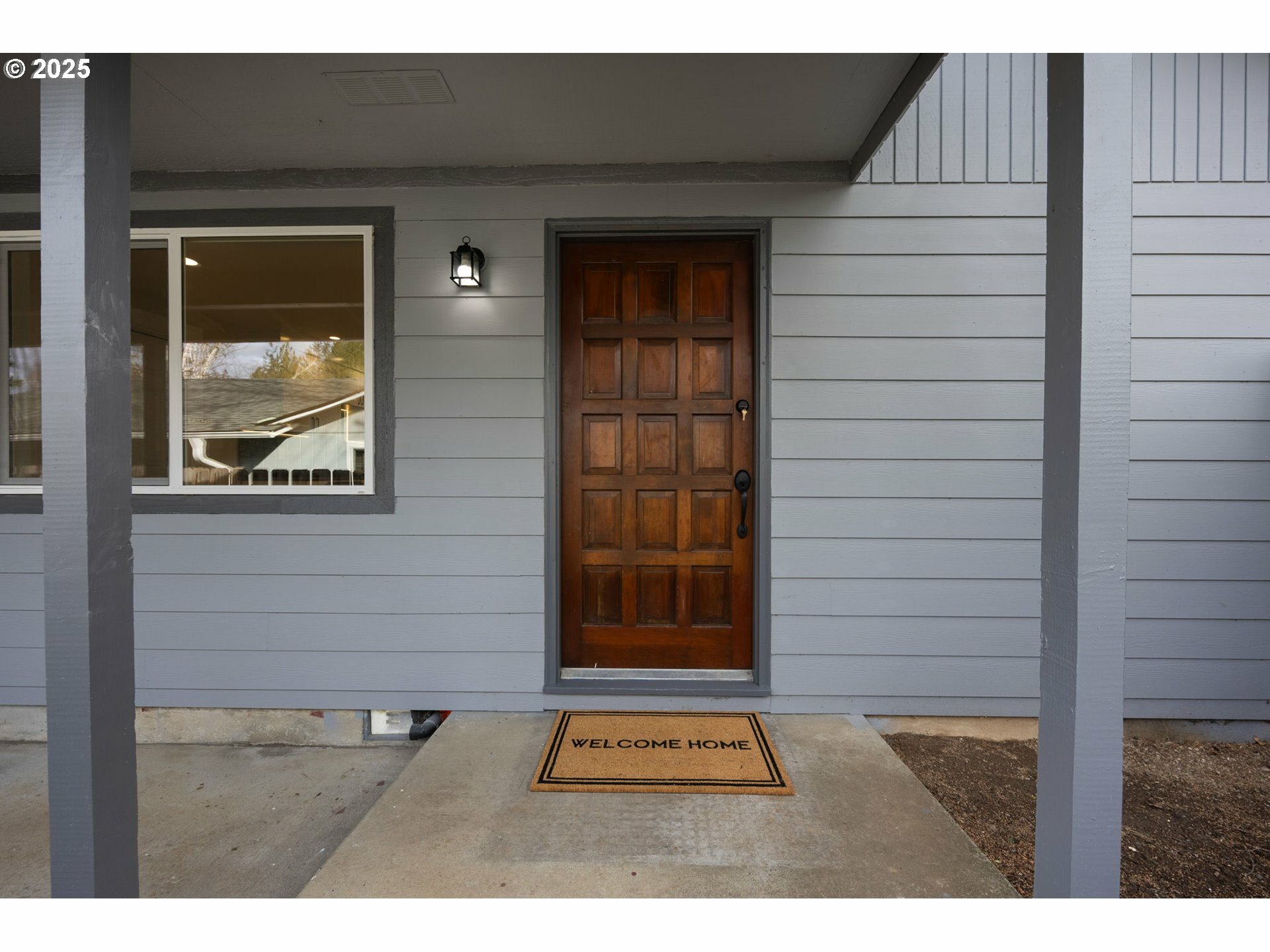 Property Photo: 1677 SW Eastwood Ct OR 97080