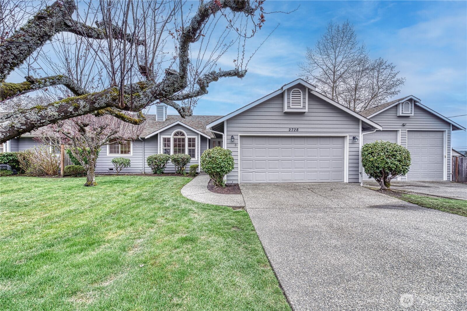 2728 3 bed University Place home for sale: 2728 Sylvan Drive W, University ...