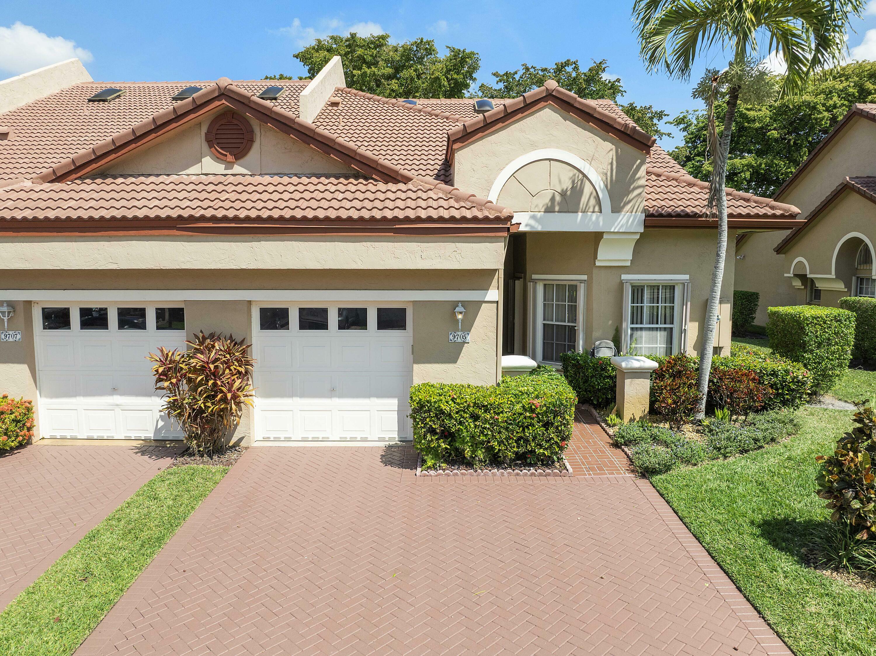 Property Photo: 9705 Malvern Drive FL 33321