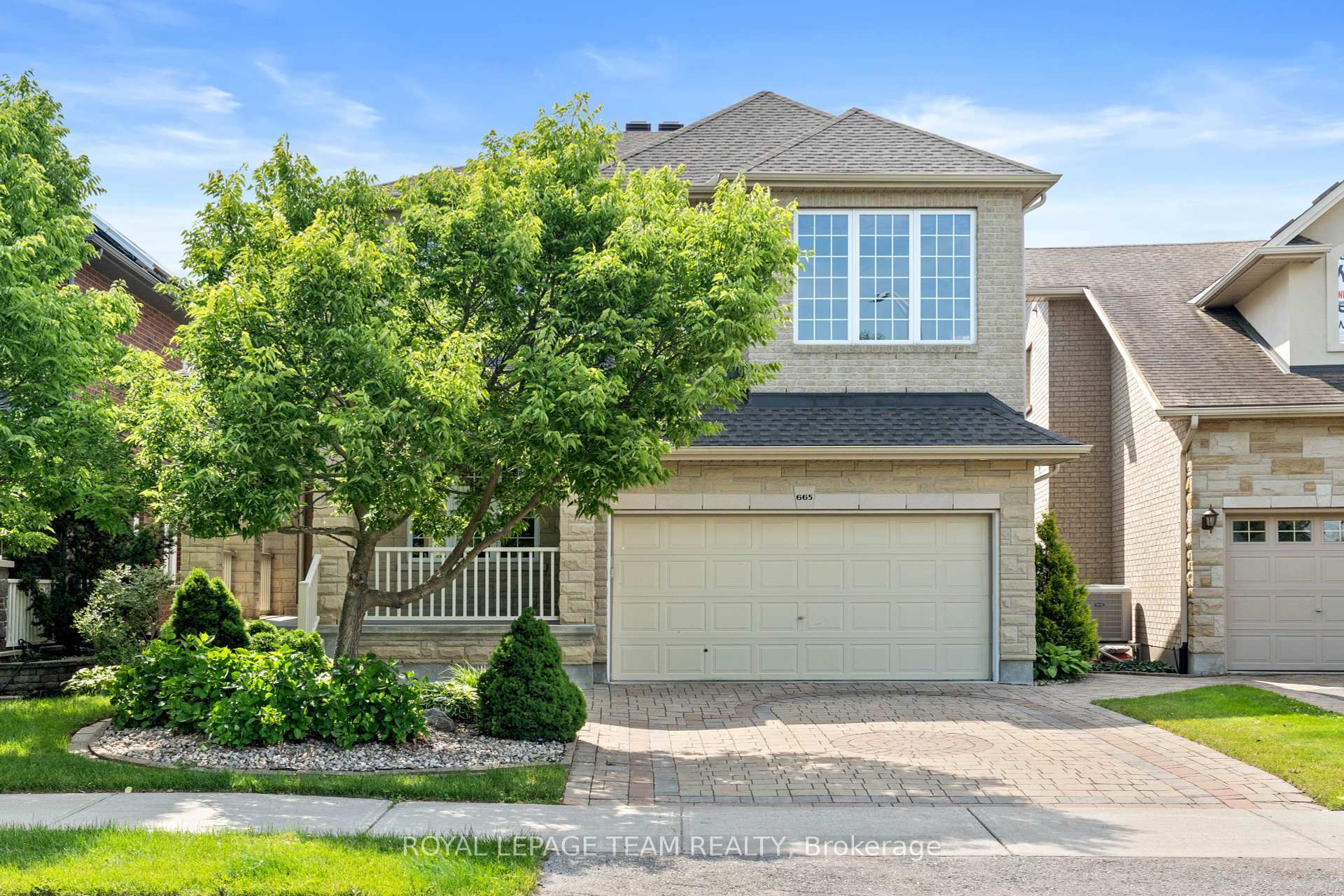 Property Photo: 665 Kochar Drive ON K2C 4H2