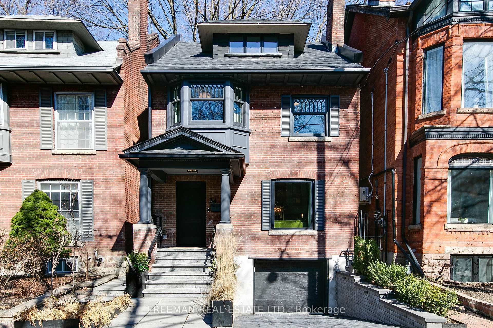 Property Photo: 34 Tranby Avenue ON M5R 1N5