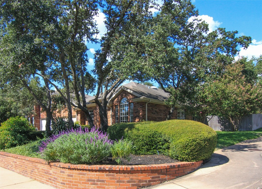 Property Photo: 8102 Davis Mountain Pass TX 78726