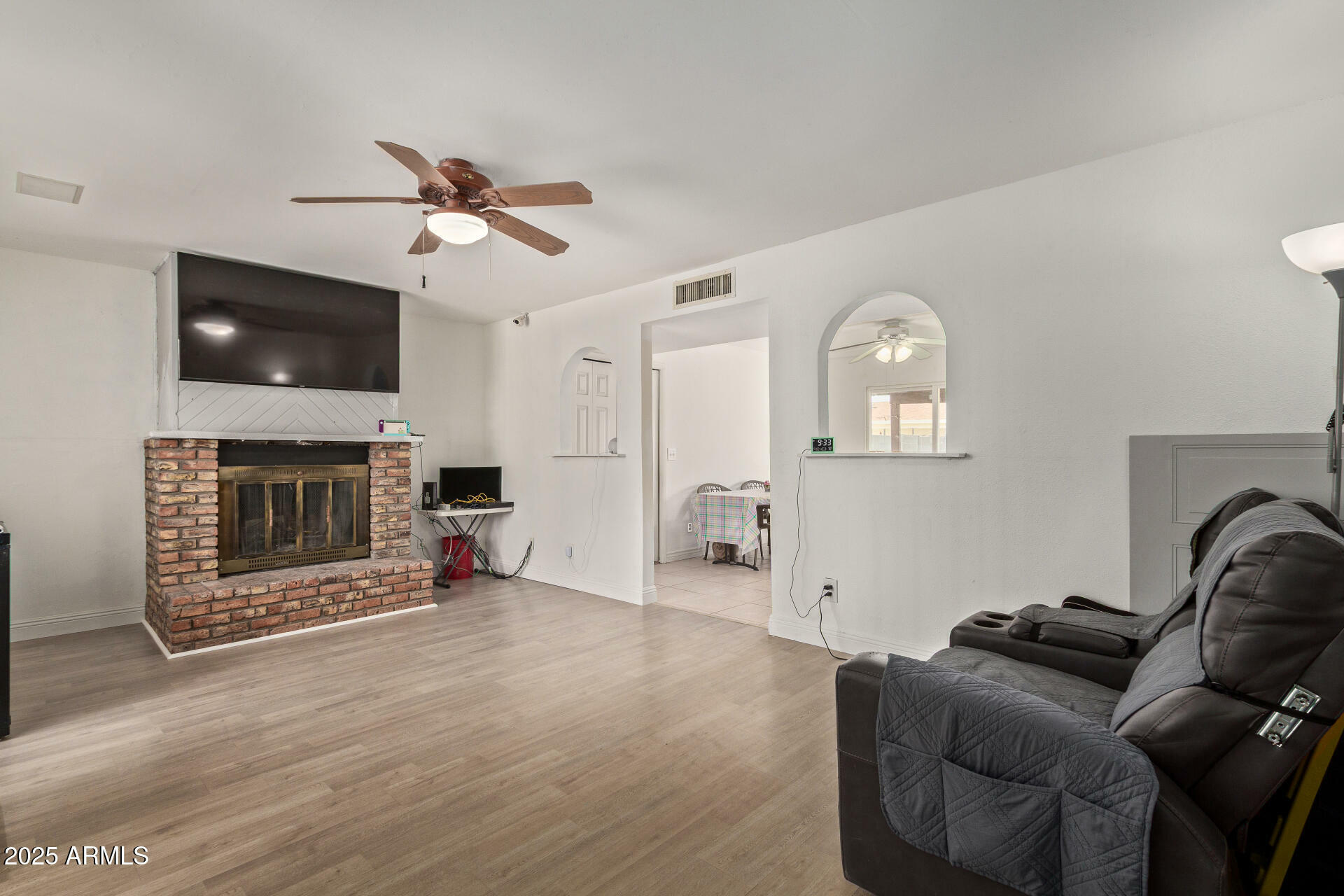 Property Photo: 2541 E Inverness Avenue AZ 85204