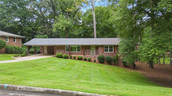 Property Photo:  1505 Robinhood Trail  GA 30501 