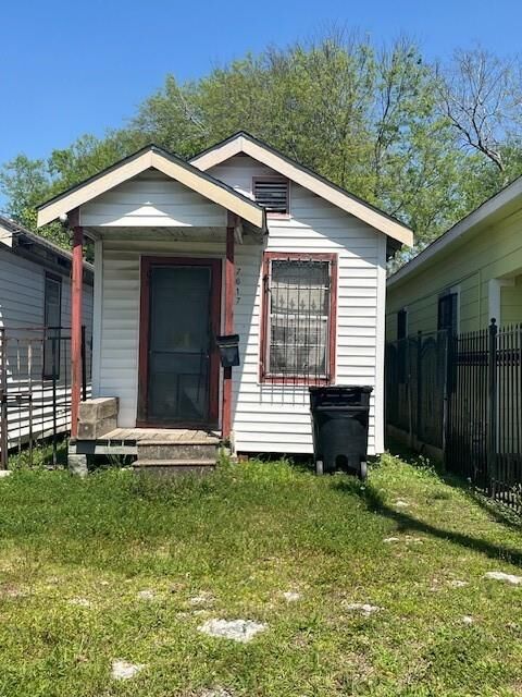 Property Photo:  7617 Avenue F  TX 77012 
