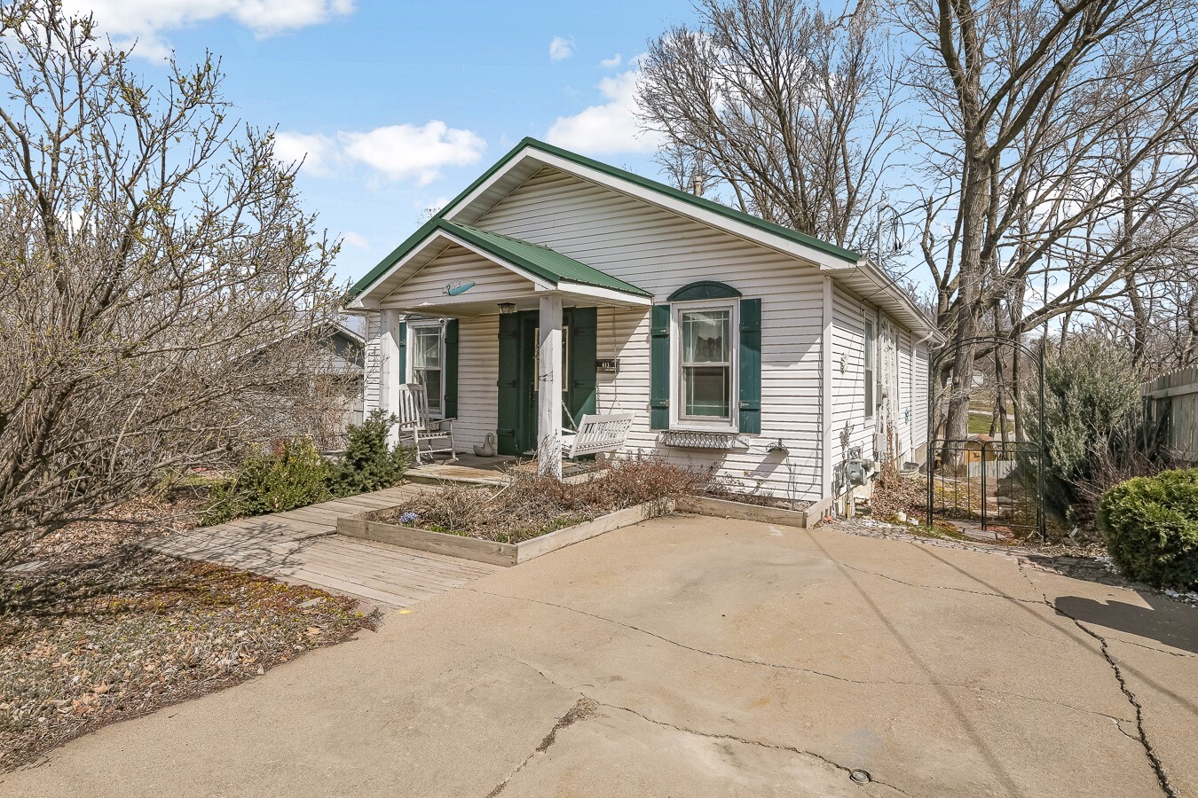 613 S 2nd Street  Knoxville IA 50138 photo