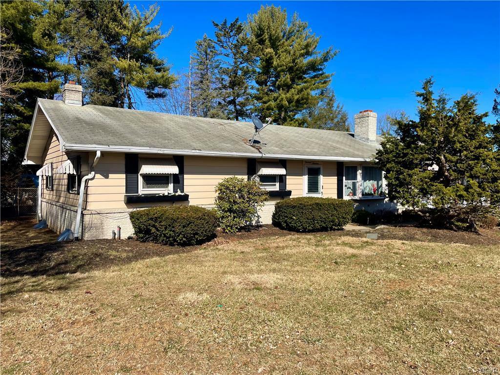 Property Photo: 1319 Overlook Road PA 18052