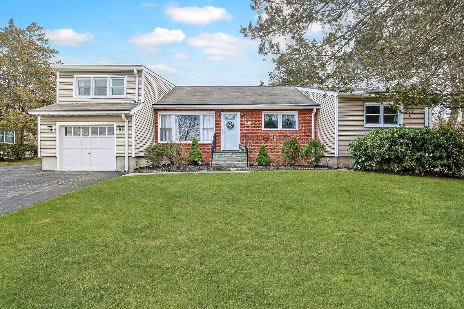 Property Photo: 507 Mountain View Avenue NY 12443