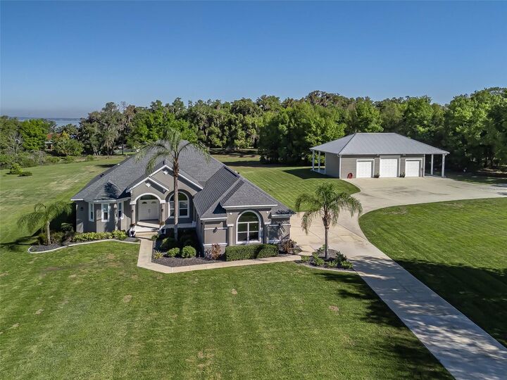 Property Photo:  13945 SE 156th Lane  FL 32195 