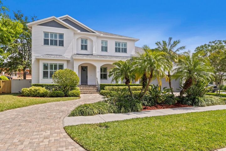 Property Photo: 47 Martinique Avenue FL 33606