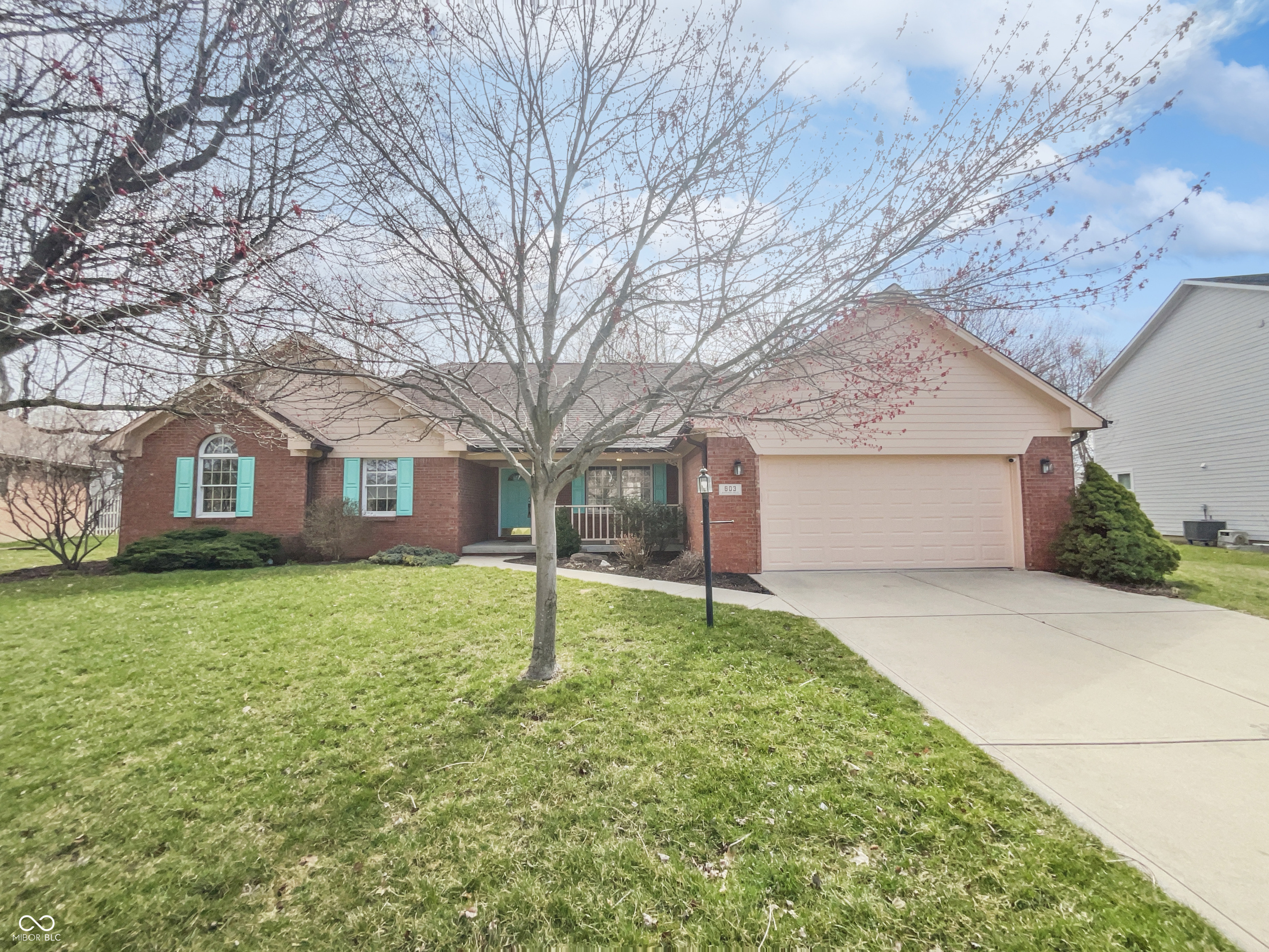 603 Raintree Drive  Avon IN 46123 photo