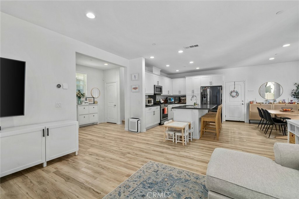 Property Photo: 3131 E Painted Crescent Street CA 91762
