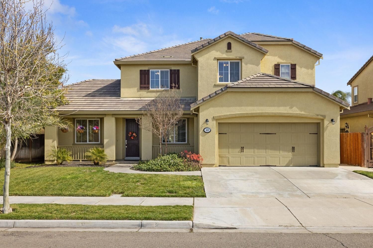 Property Photo: 433 Red Lion Way CA 95360