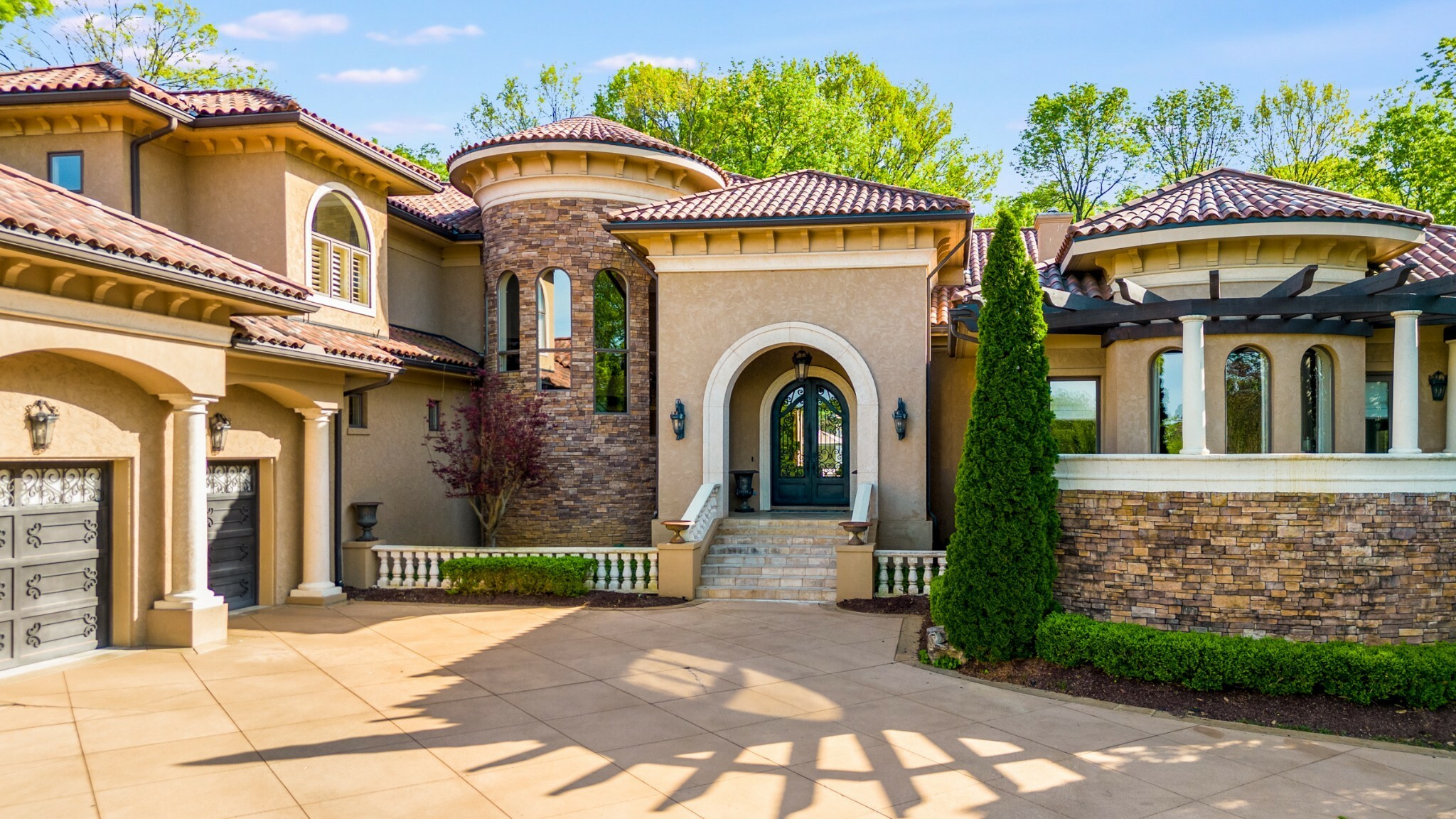 Property Photo: 947 Tyne Blvd TN 37220