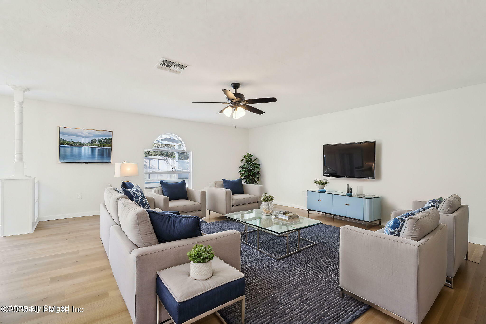 Property Photo: 55 London Drive FL 32137