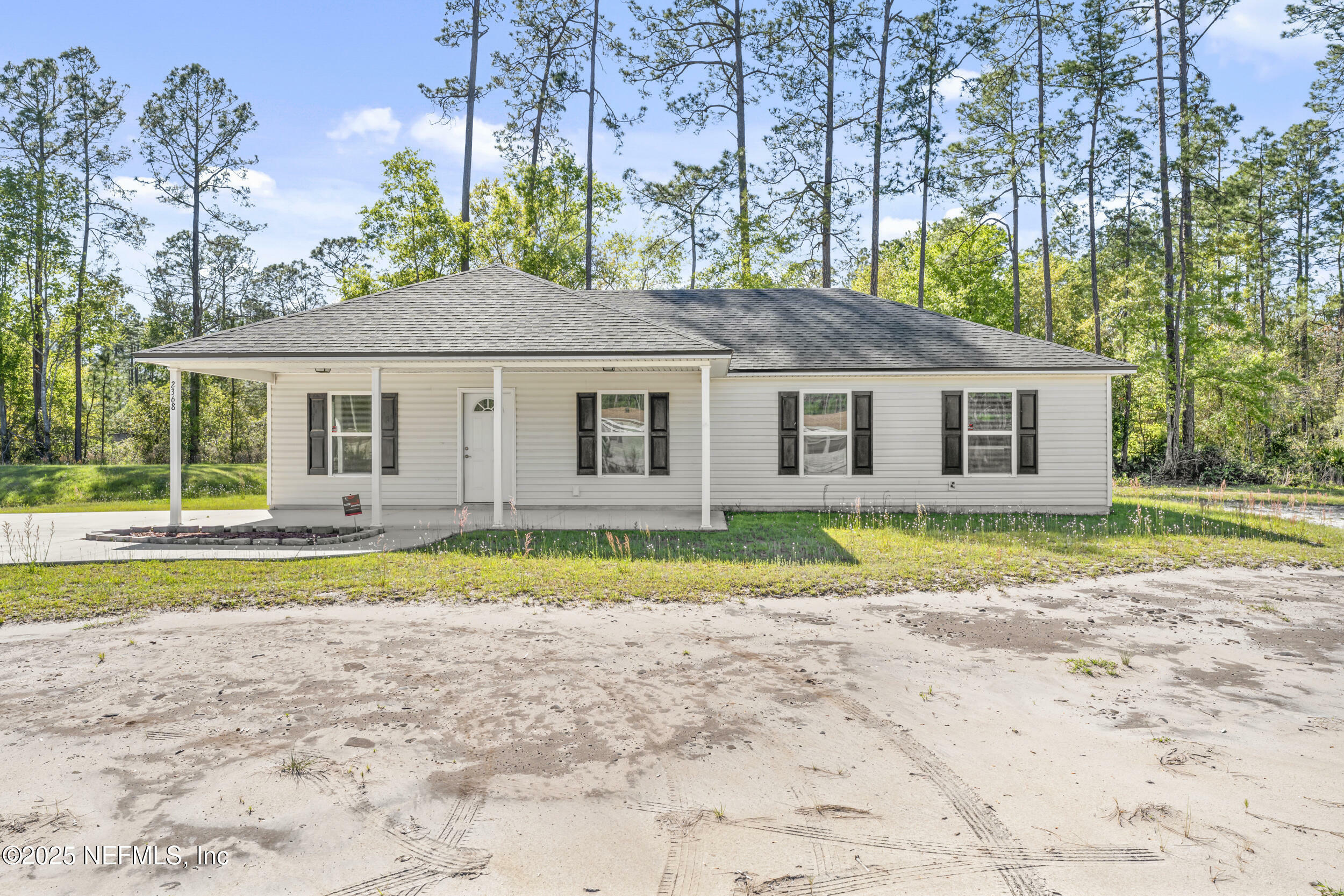 Property Photo: 2368 Hibiscus Avenue FL 32068