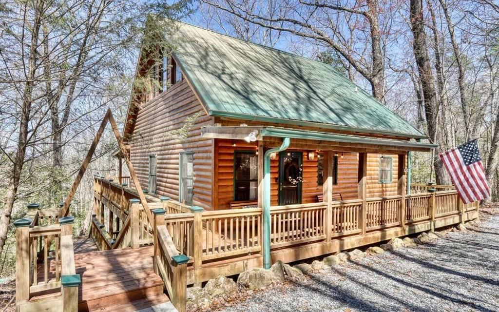 Property Photo: 879 Mill Stone Mountain GA 30513