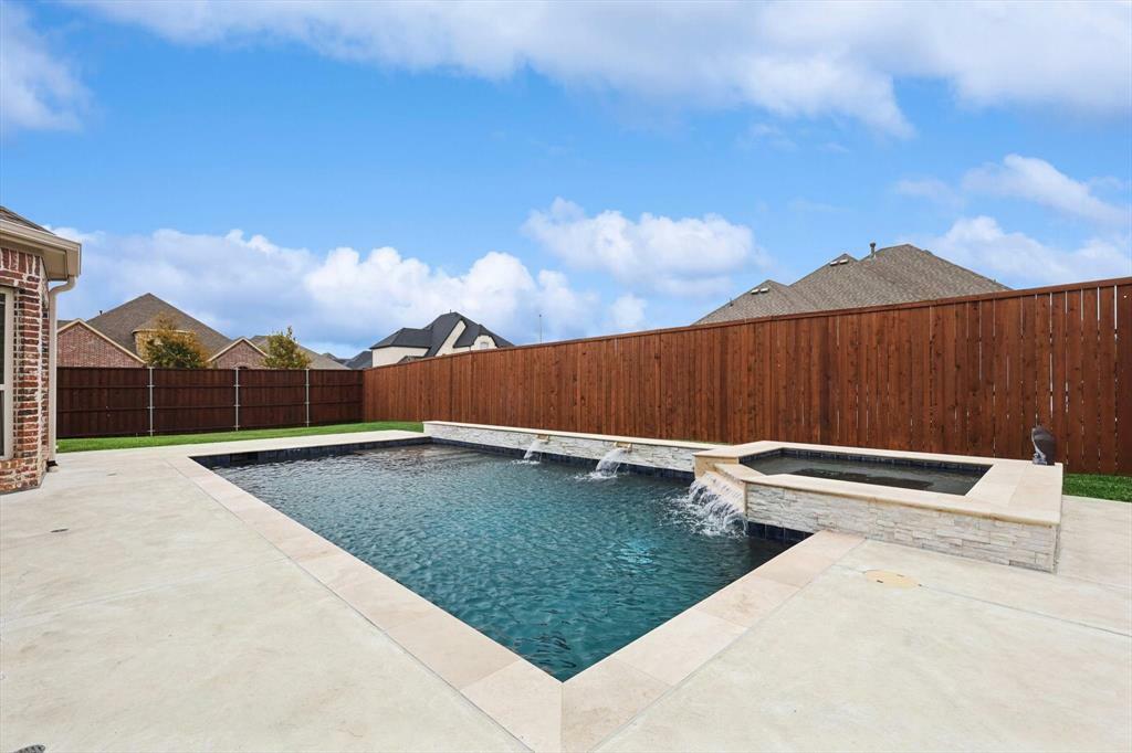 Property Photo: 340 Saint Mark Lane TX 75078
