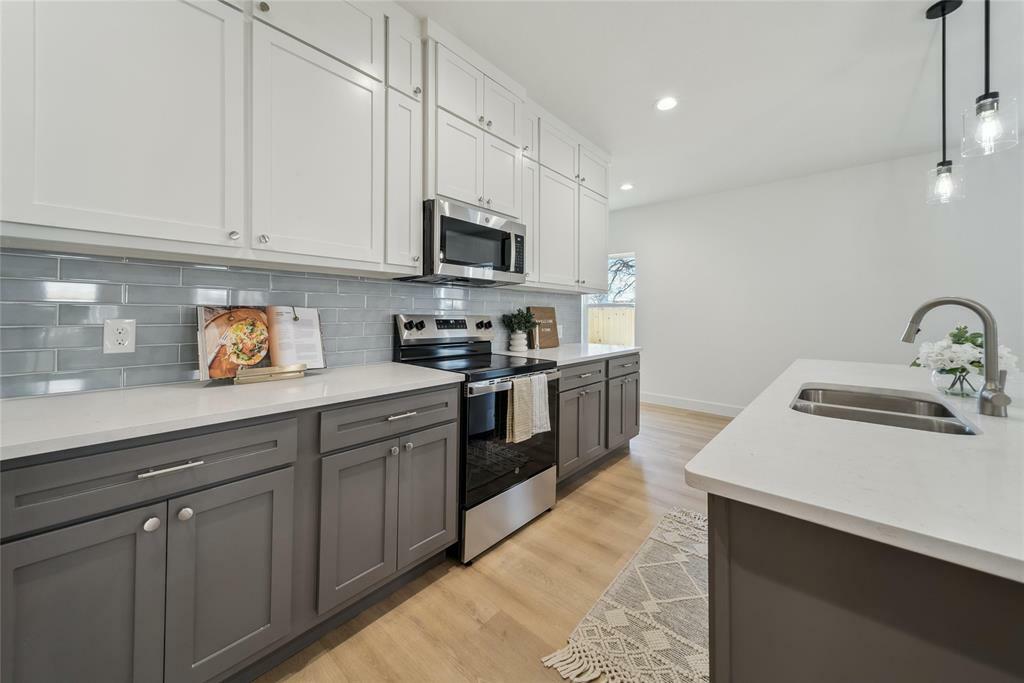 Property Photo: 2925 Lasalle Street TX 76111