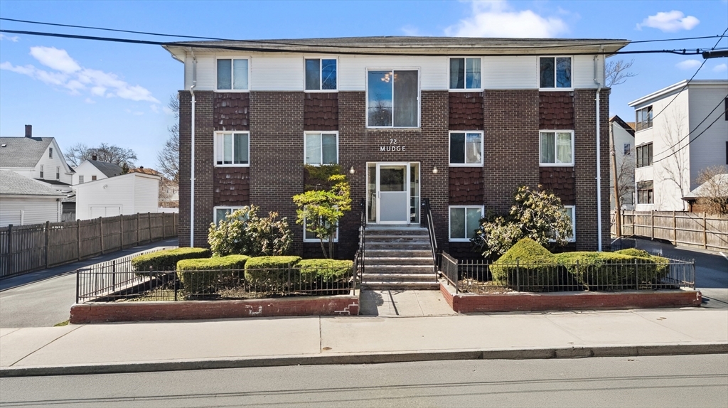 Property Photo: 70 Mudge St 23 MA 01902